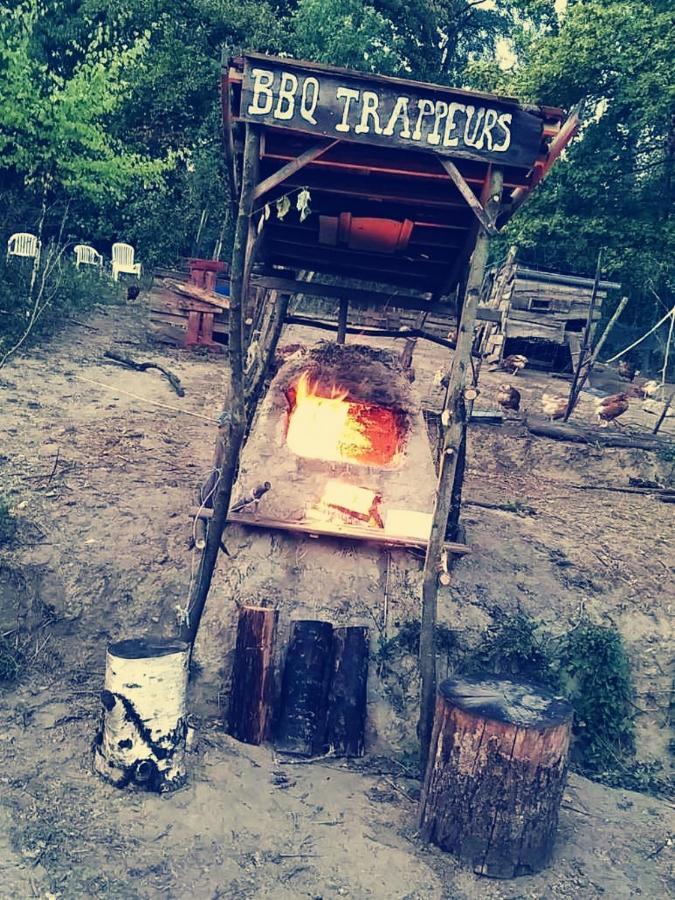 La Cabane Des Trappeurs Crépy-en-Valois Exterior foto